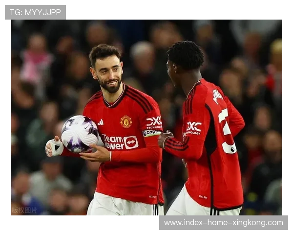 曼联定位球变化频出，布鲁诺一脚弧线球命中