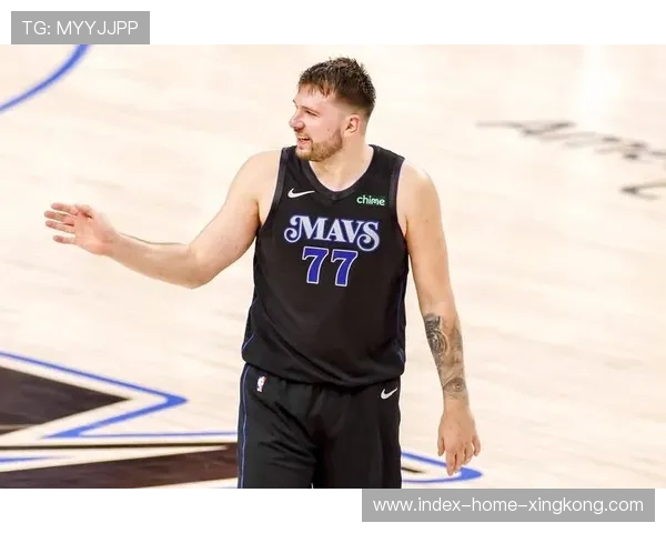 季后赛版东契奇上线，连续三记高难度后撤步